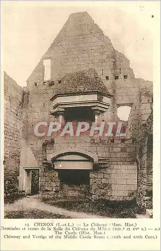 Ansichtskarte AK Chinon (I et L) Le Chateau (Mon Hist) Cheminee et Restes de la Salle du Chateau du Milieu