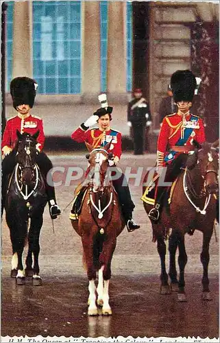 Moderne Karte The Queen Takes the Salute After Trooping the Colour Ceremony Militaria