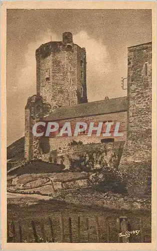 Cartes postales La NOrmandie Pittoresque Bricquebec (Manche) Le Donjon vu des Remparts
