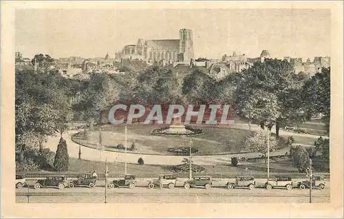 Cartes postales Reims Vue Generale Au Premier Plan le Square Colbert