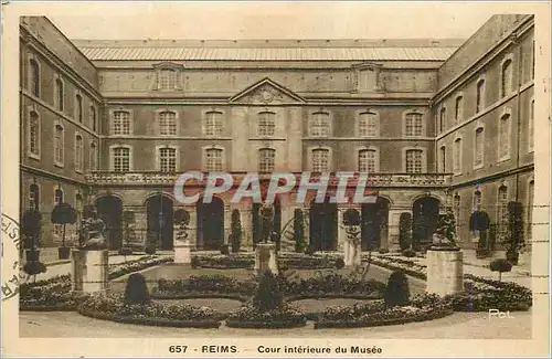 Cartes postales Reims Cour Interieure du Musee