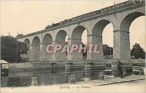 Ansichtskarte AK Laval Le Viaduc Train