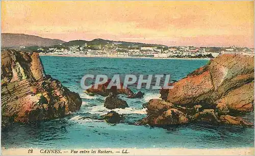 Cartes postales Cannes Vue Entre les Rochers