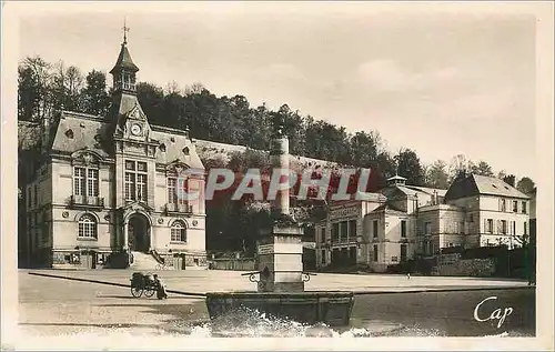 Cartes postales moderne Chateau Thierry Place de l'Hotel de Ville et la Theatre