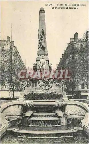 Cartes postales Lyon Place de la Republique et Monument Carnot