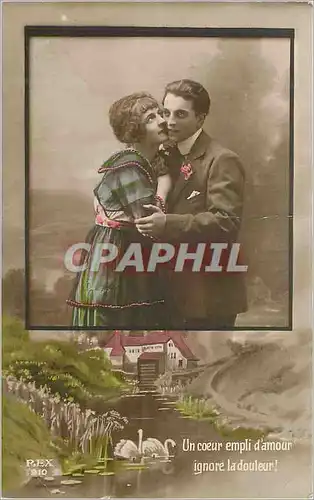 Cartes postales Un coeur Empli d'Amour ignore la Douleur