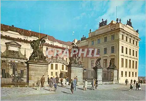 Cartes postales moderne Prague Porte de la Cour d'Entree du Chateau de Prague
