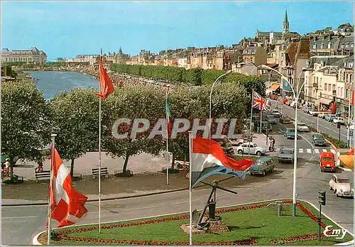 Cartes postales moderne Trouville (Calvados) Le Boulevard F Moureaux et Les Quais A Gauche La Touques et au Fond Le Casi