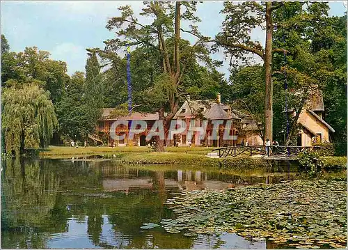 Cartes postales moderne Versailles La Maison de la Reine Petit Trianon et le Lac