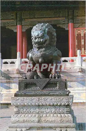 Cartes postales moderne Bronze Lion in Front of Tai He Dian (Hall of Supreme Harmony)