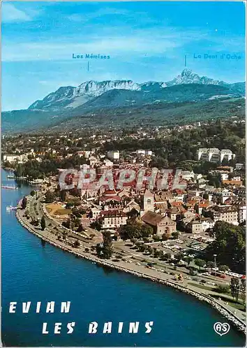 Cartes postales moderne Evian Les Bains Vue d'Ensemble de la Station Au Fond L'Hotel Royal Les Memises