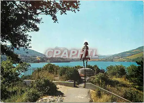 Cartes postales moderne Route Napoleon Laffrey (alt 910m) le Monument de Napoleon le Lac et au fond l'Obiou (2793m) Napo