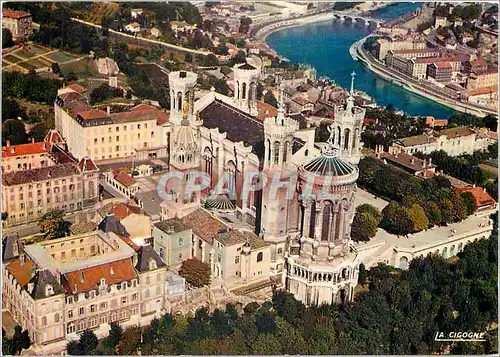 Cartes postales moderne Lyon Basilique de Fourviere et Perspective sur la Vallee de Saone