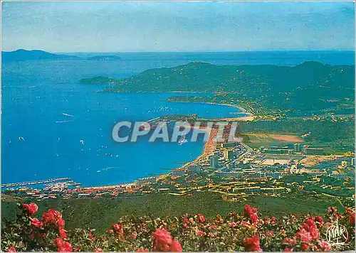 Cartes postales moderne Le Lavandou et la rade de Bormes Le Cap Benat et au fond l Ile de Port Cros