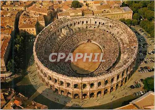 Cartes postales moderne Nimes Gard Les arenes par avion