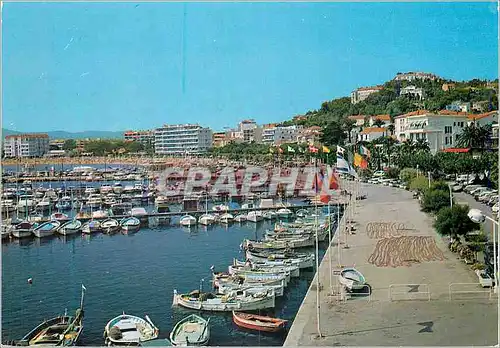Cartes postales moderne Le Lavandou Vue generale sur le Port