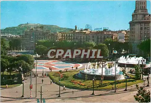 Cartes postales moderne Barcelona Place de la Catalogne Au fond Montjuich