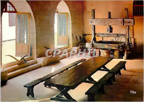 Cartes postales moderne Saint Emilion Gironde Salle du Syndicat d Initiative Ancienne table du refectoire des moines
