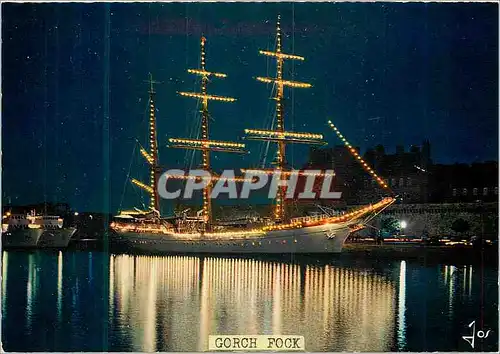 Cartes postales moderne Saint Malo la nuit Voilier illuminee devant les remparts Bateau Voilier