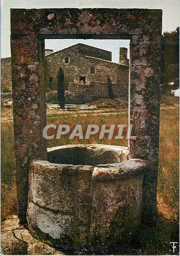 Cartes postales moderne Les Alpilles Mas provencal Puits ancien