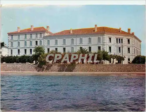 Cartes postales moderne Les Sablettes sur Mer Golf Hotel et Grand Hotel Facade vue de la plage