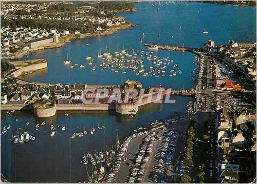Cartes postales moderne Concarneau L Entree du Port Ville Close et son Belfroy Vue sur le Cabellou