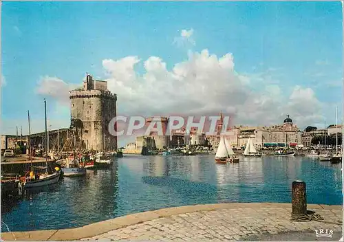 Ansichtskarte AK la Rochelle (Charente Maritime) le Port la Tour Saint Nicolas (XVIe siecle) Bateaux