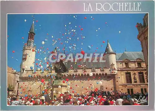 Cartes postales la Rochelle (Charente Maritime) Lacher de Ballons place de l'Hotel de Ville