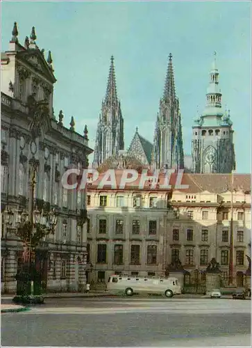 Cartes postales moderne Praha  Chateau de Prague vu de la Place Hradcanske
