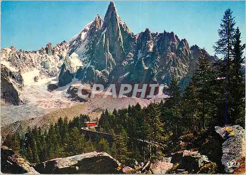 Cartes postales moderne Chamonix Mont Blanc Le Chemin de Fer du Montenvers et L'Aiguillle du Dru (3754 m)