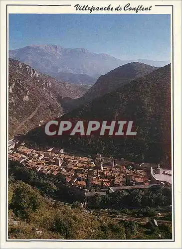 Cartes postales moderne Villefranche de Conflent (Les Pyrenees Orientales) Vue Generale En fond Le Canigou