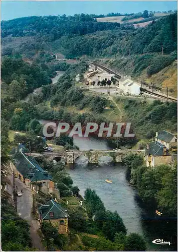 Cartes postales moderne Vigeois (Correze) Le Vieux Pont sur la Vezere et la Gare