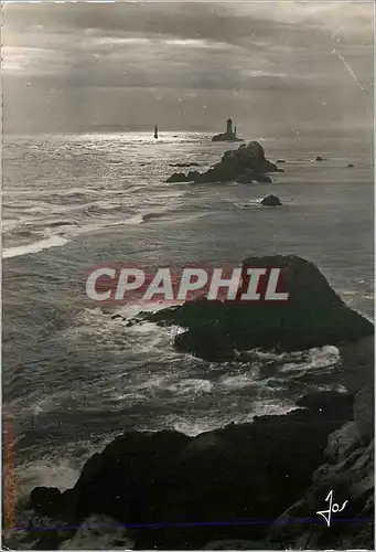 Cartes postales moderne Bretagne Pointe du Raz (Finistere) Reflet de Soleil sur le Phare de la Vieille