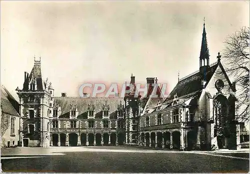 Cartes postales moderne Le chateau de blois cour d honneur l aile louis xii la galerie charles d orleans et la chapelle