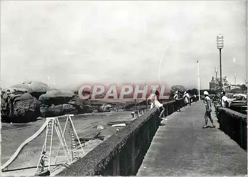 Cartes postales moderne 11 tregastel (c du n) la promenade la plage du coz pors