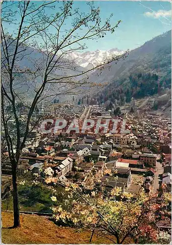 Cartes postales moderne Luchon la reine des pyrenees 9 vue generale de la station au fond le massif de venasque (alt 241