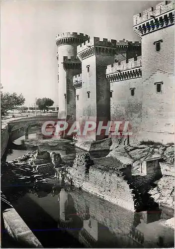 Cartes postales moderne Tarascon (b du r) le chateau (1er moitier du xv s) et les fosses