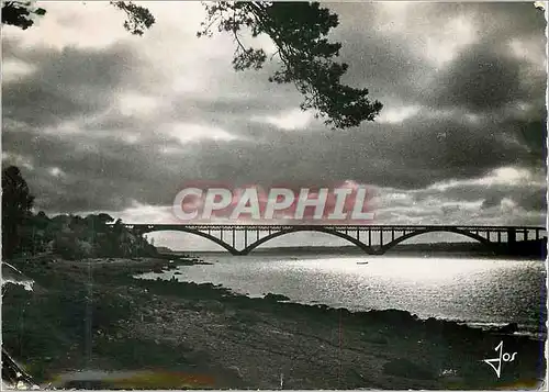 Cartes postales moderne Bretagne 450 plougastel daoulas(finistere) ciel d orage sur le pont de plougastel et l etorn