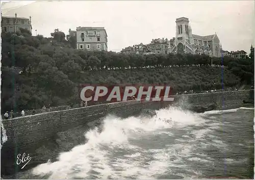 Moderne Karte 10458 biarritz basses pyrenees l eglise ste eugenie grosses vagues sur la digue