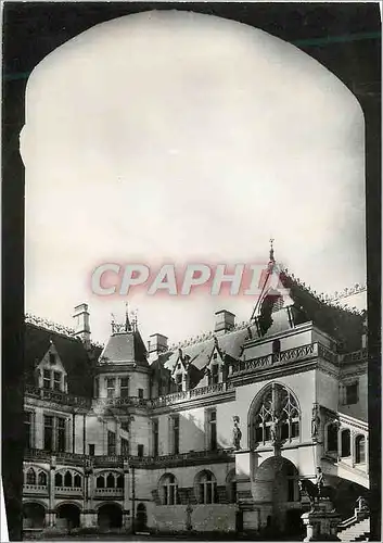Cartes postales moderne Chateau de Pierrefonds Oise Cour d Honneur