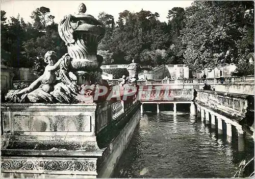 Moderne Karte Nimes Gard Jardins de la Fontaine les Bains Romains