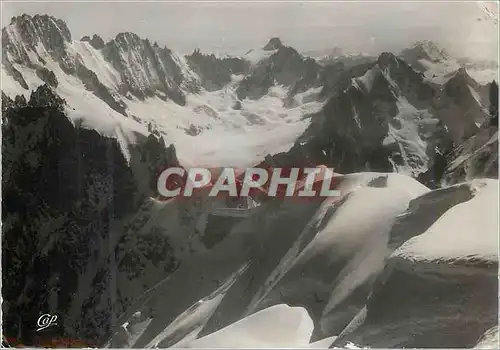 Cartes postales moderne Chamonix Mont Blanc L Aiguille du Midi sur l Arete Midi Plan les Corniches Telerifique de l Aigu