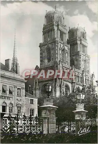 Cartes postales moderne Orleans La Cathedrale vue de l Hotel de Ville