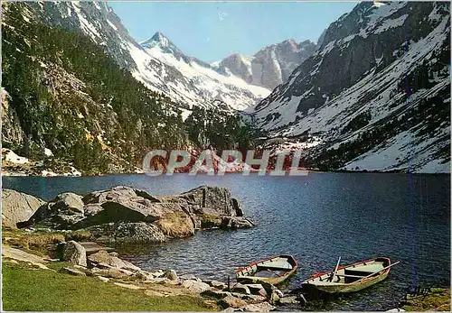 Cartes postales moderne Les Pyrenees Le Lac de Gaube et le Vignemale