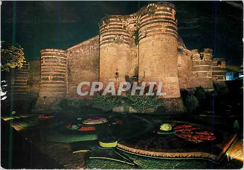 Moderne Karte Les Merveilles du Val de Loire Angers Maine et Loire La chateau illuminee Les tours hautes domin