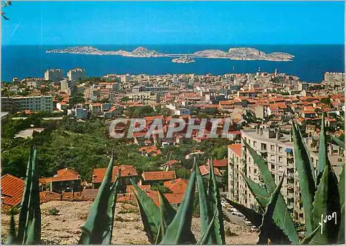 Cartes postales moderne Basilique Notre Dame de la Garde Marseille Bouches du Rhone De la Basilique vue sur les Iles Le