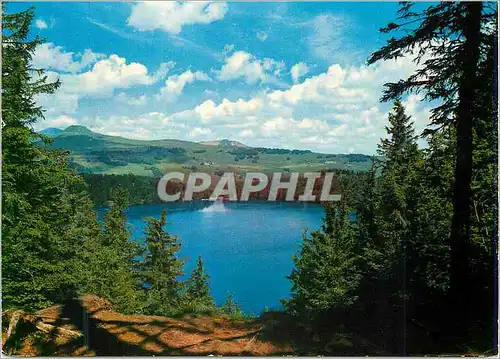 Cartes postales moderne L Auvergne en couleurs naturelles Le Lac Pavin