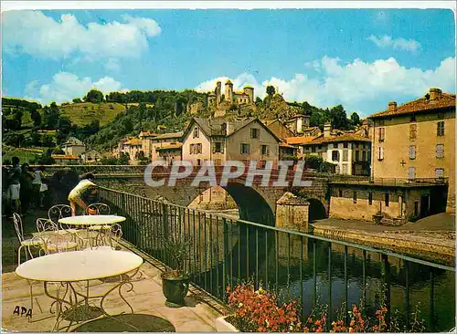 Cartes postales moderne Laroquebrou Cantal Le Pont sur la Cere le Chateau et la Vierge