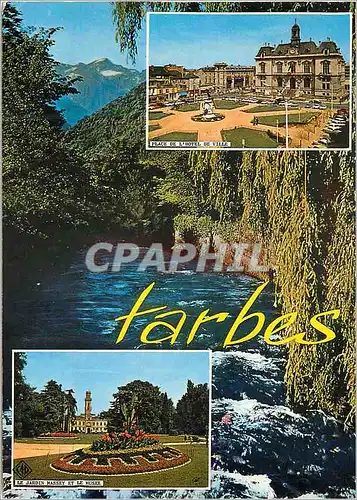 Cartes postales moderne Tarbes Place de l'hotel de ville Le jardin Massey et le musee