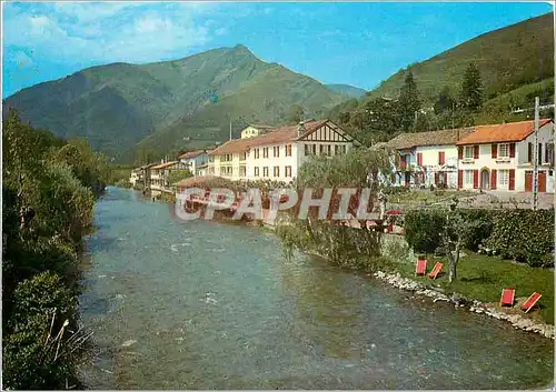 Cartes postales moderne Sainte et Etienne de Baigorry La Nive et l Hotel Arce Au fond le Mont Chamorrol